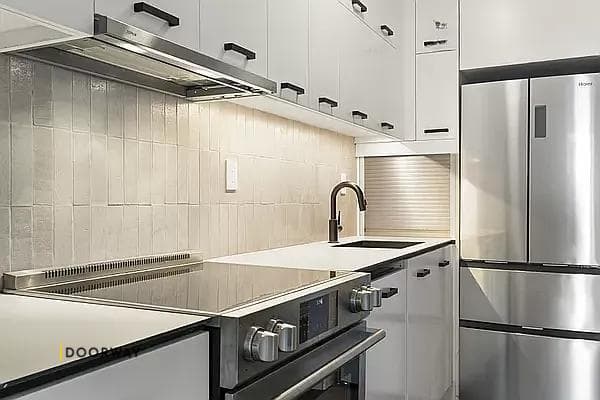 Interior of unit 4R at 61 3rd Place, Brooklyn, NY, 11231