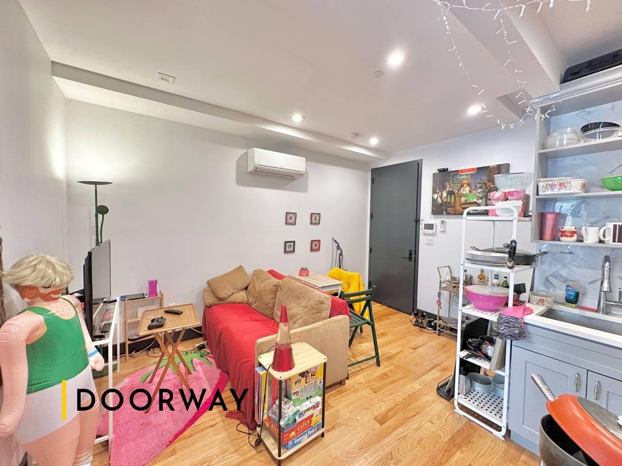Interior of unit 3R at 921 Gates Avenue, Brooklyn, NY, 11221